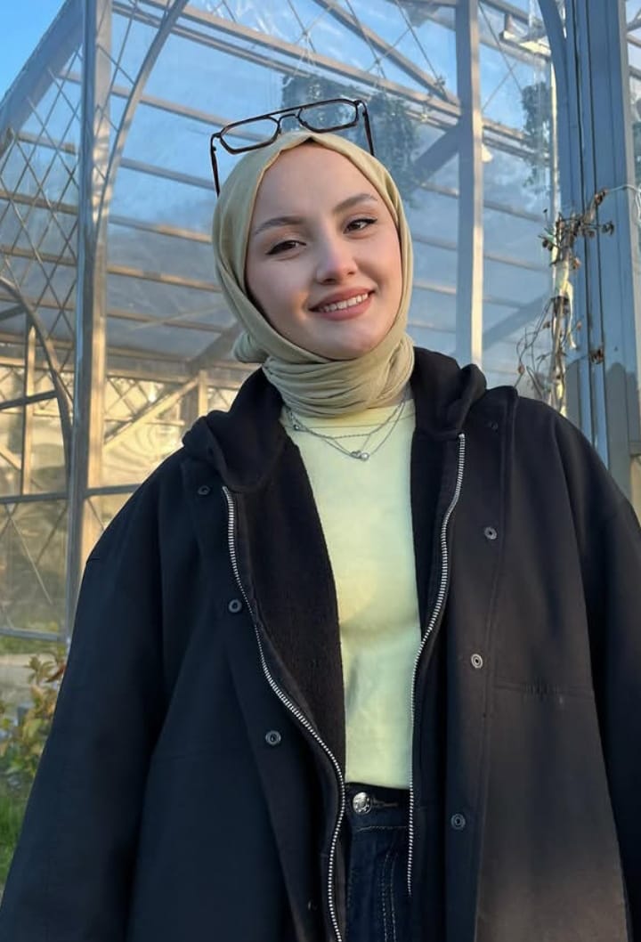 Üçdoğan Sofistike Kadın Escort Rabia